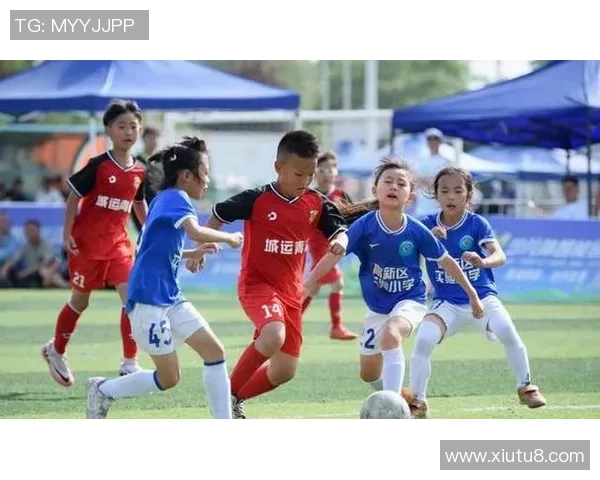 中国足球明星小男孩的成长故事与梦想追逐之路